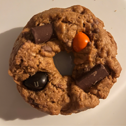 🎃👻 October Flavors Are Here! 👻🎃

Fall is finally here, and so are our cozy October OCookieOs! 🍪✨
l
🍫 PNB Monster – peanut butter, quadruple chocolate, and PNB M&M
🧈 Buttery – PNB, butterfinger + semi sweet chocolate 

🌿Vegan 
OSmorezO – gooey marshmallow + chocolate + graham cracker goodness
OChuppyO – classic chocolate chip

Come stock up before they disappear—these flavors won’t last long! 💨

Perfect for fall markets, porch drop-offs, or a sweet pick-me-up with your coffee. ☕🍂

📍 Find us at the