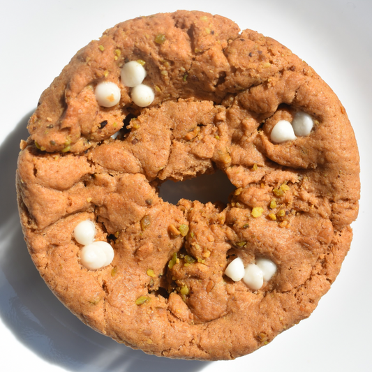 ✨ These fresh-baked, ooey gooey OCookieOs ⭐️🍩 Best Seller Bundle – Gluten-Free & Protein Cookie-Donuts 🍩⭐️
Four of our most-loved treats, packed with flavor AND protein!

Includes:
🍪 OChippyO – Chocolate Chip Cookie-Donut
• Gluten-Free + Vegan 🌱
• 11g Plant-Based Protein 💪
• Almond + Oat Flour blend
• Loaded with Enjoy Life® Dark + Semi-Sweet Chocolate Chips 🍫

🥜 PNB Monster Cookie-Donut
• Naturally Gluten-Free 🌾
• 16g Protein 💪
• Made with Bob’s Red Mill® Oat Flour
• Packed with Peanut Butter, Col